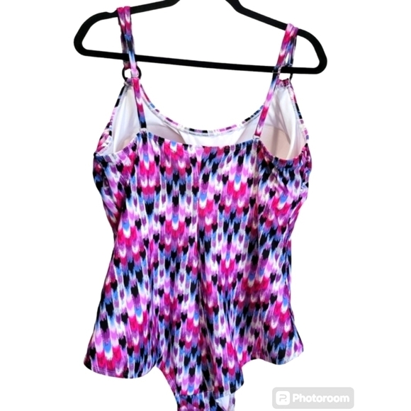 NWOT Catalina 3X Artsy One Piece Swimsuit - Picture 2 of 7